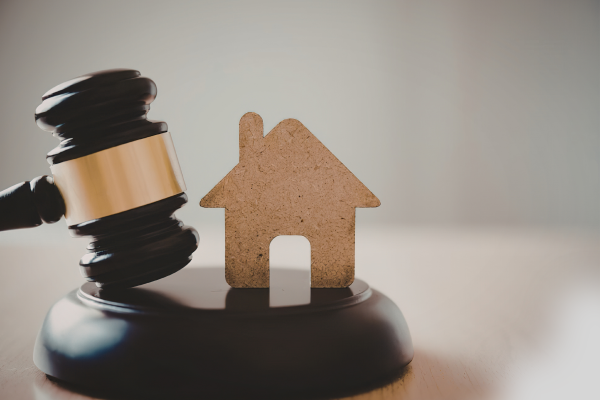 Apartamente executate silit: ce trebuie să știi înainte să cumperi o locuință la licitațiile ANAF?